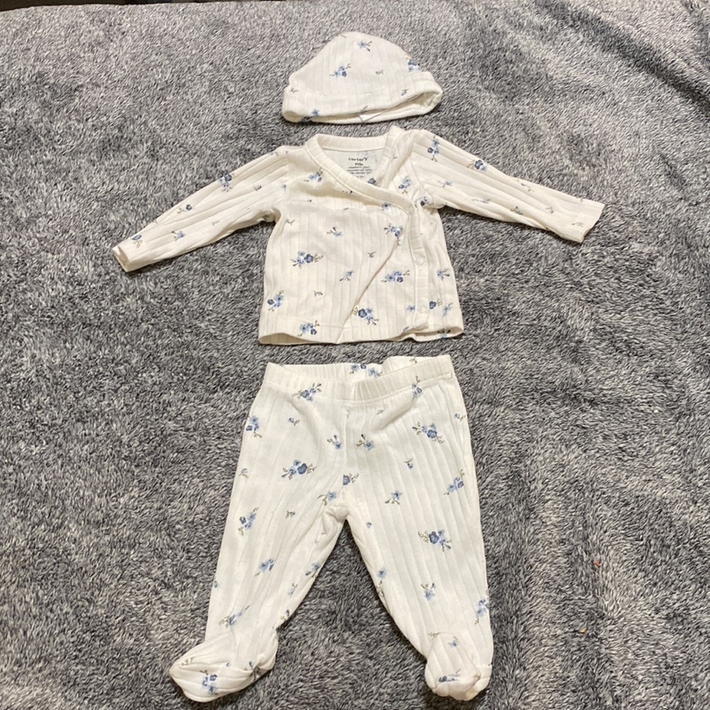 Carter’s - Newborn - 3 Piece.